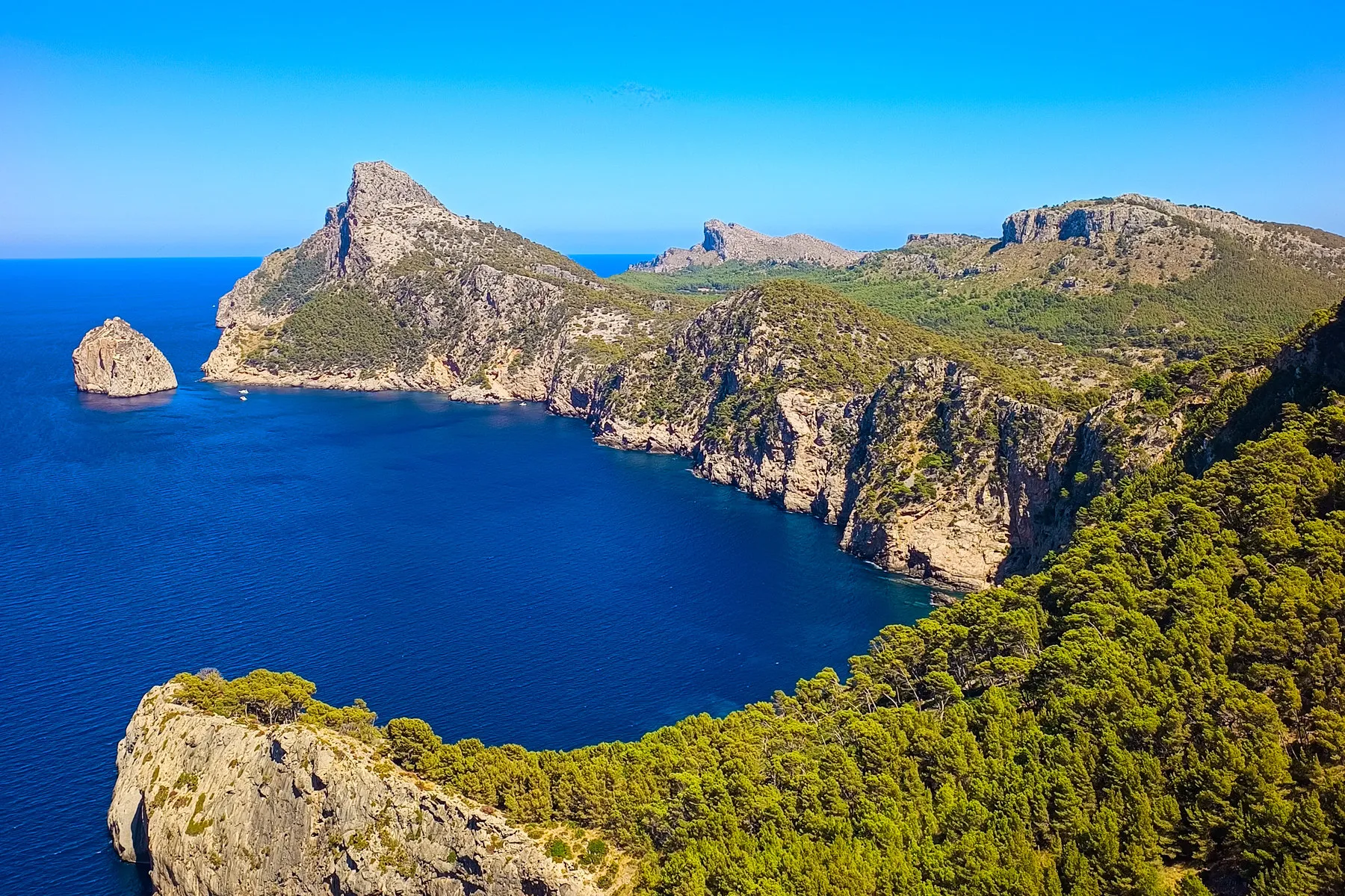 Widok z Mirador de Es Colomer na półwysep Formentor